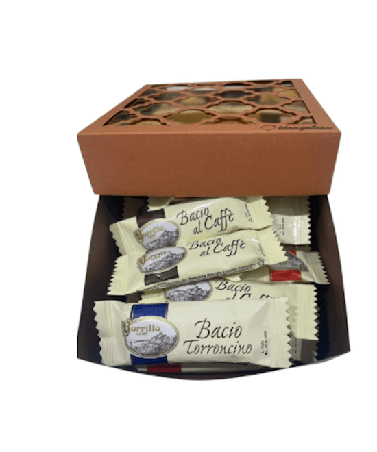 Scatolina regalo intagliata con 450gr di Torroni Borrillo
