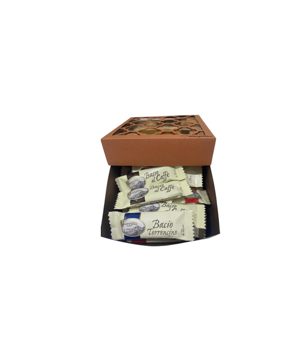 Scatolina regalo intagliata con 450gr di Torroni Borrillo
