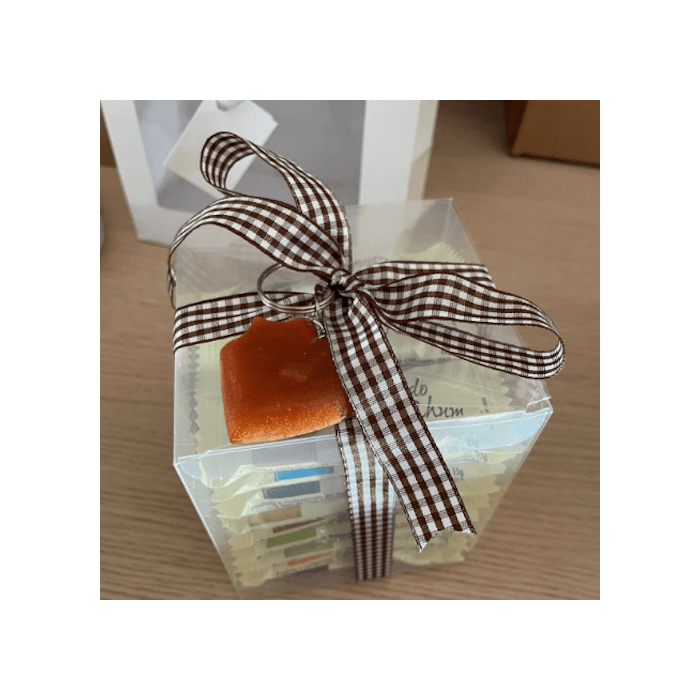 Confezione trasparente - 36 pezzi Baci Assortiti