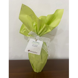 Uovo di Pasqua in cioccolato al latte con sorpresa